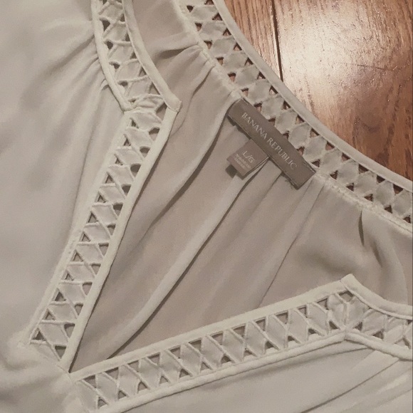 Banana Republic - V-Neck Blouse - L - Picture 2 of 3